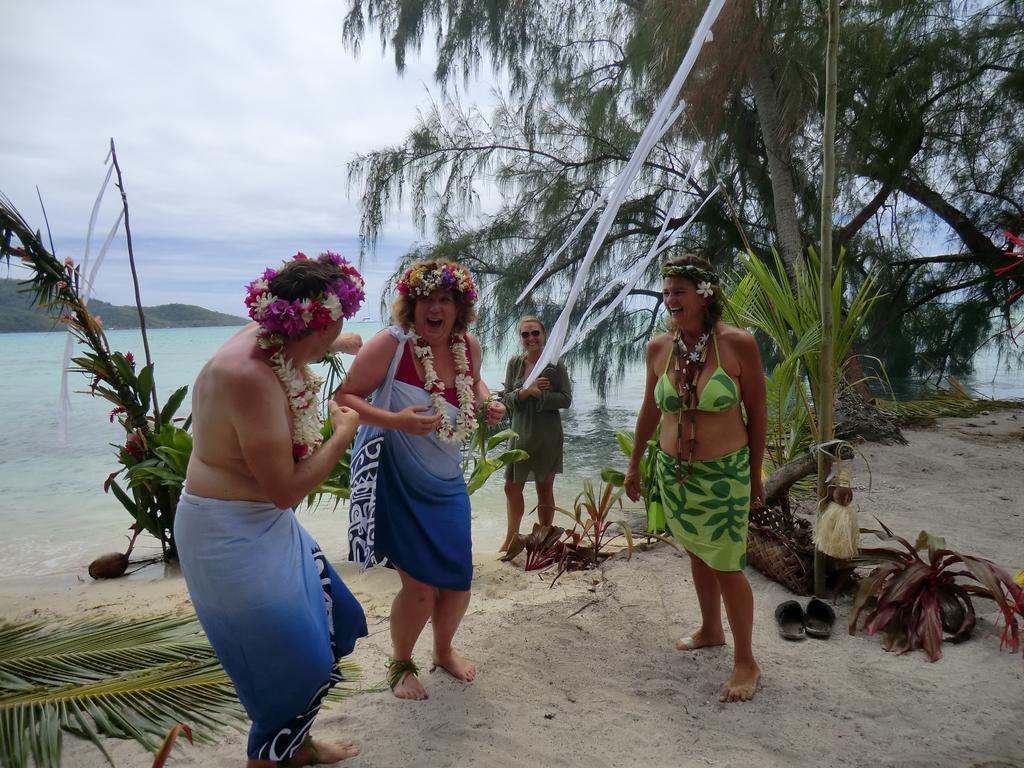 Pension Hibiscus Tahaa Uturoa Exteriör bild