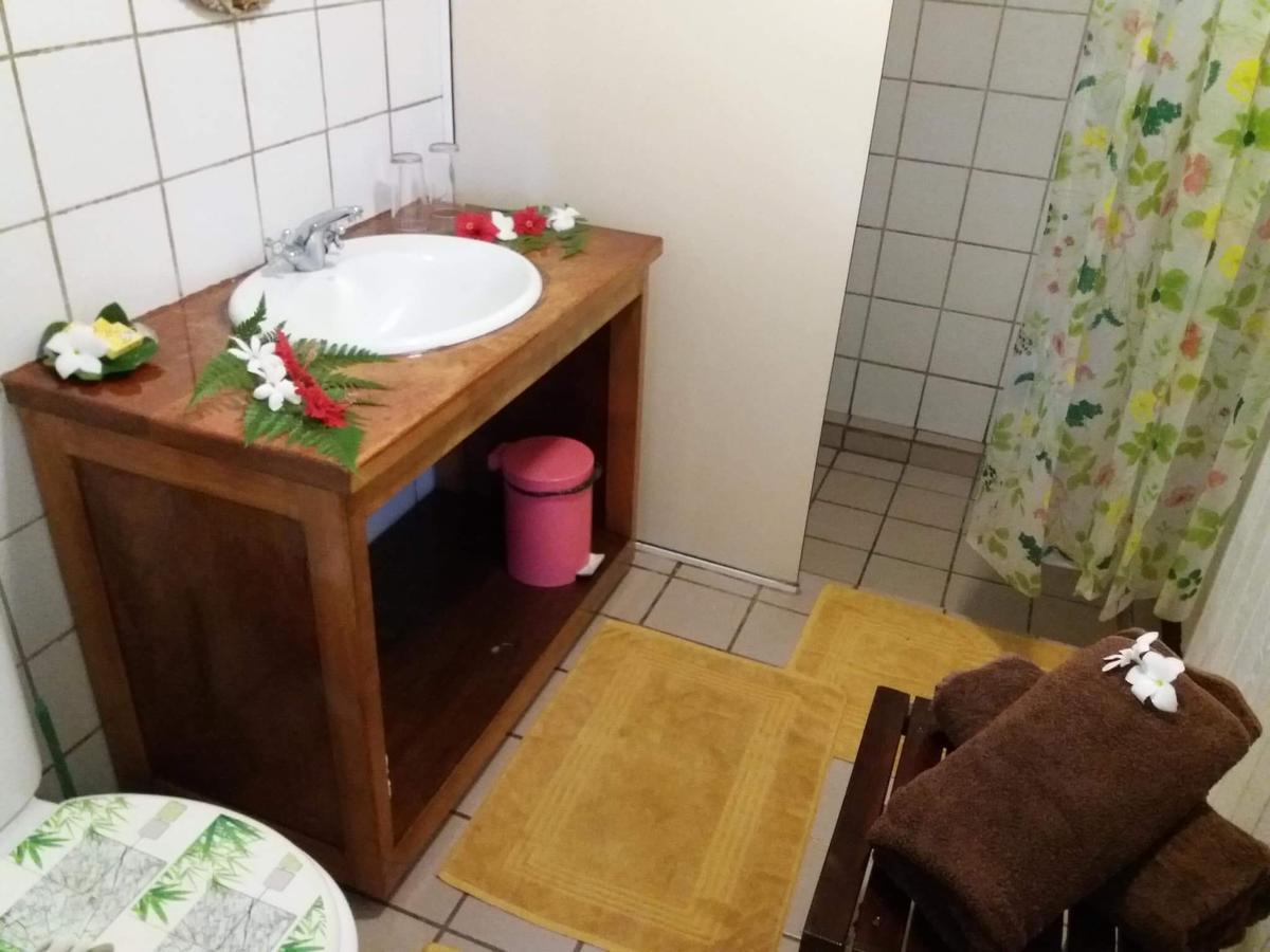 Pension Hibiscus Tahaa Uturoa Exteriör bild