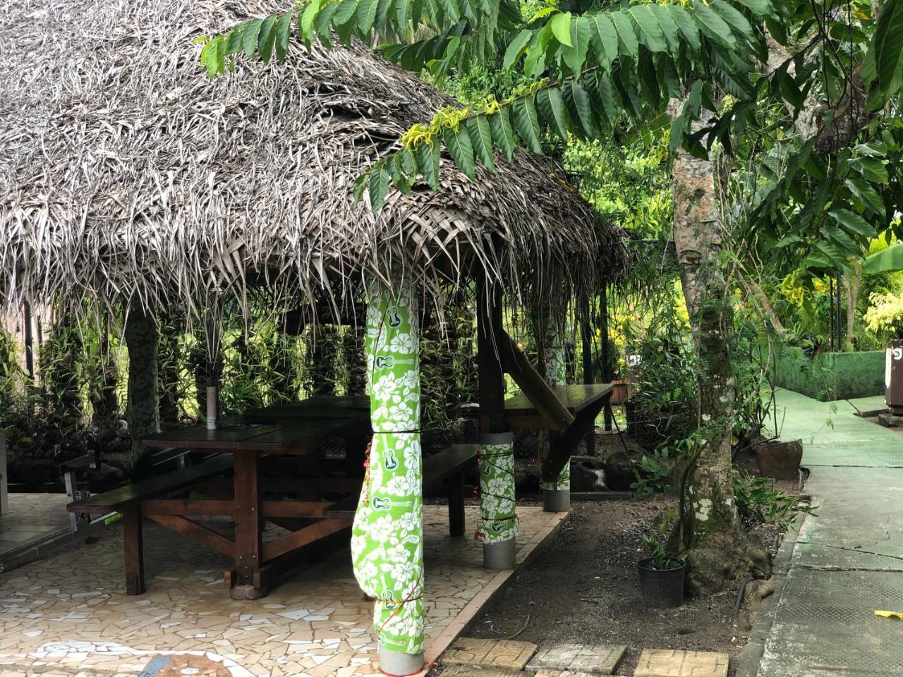 Pension Hibiscus Tahaa Uturoa Exteriör bild